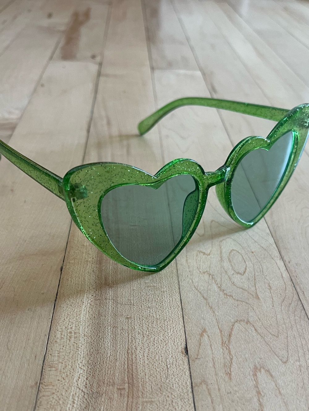 Heart-Shaped Glitter Sunglasses